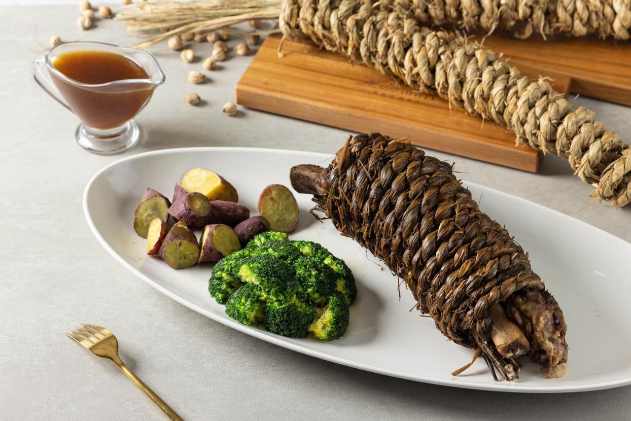 Hsin Hotel Цзяї Екстер'єр фото A prepared artichoke heart