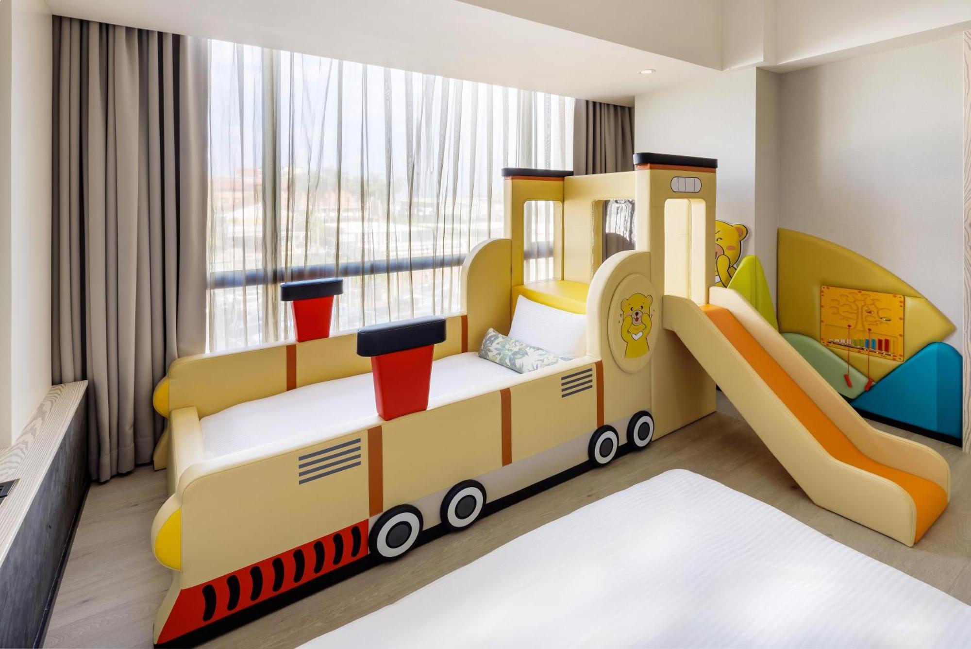 Hsin Hotel Цзяї Екстер'єр фото Family room