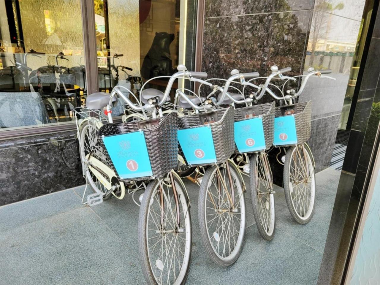 Hsin Hotel Цзяї Екстер'єр фото Bicycle sharing system in China