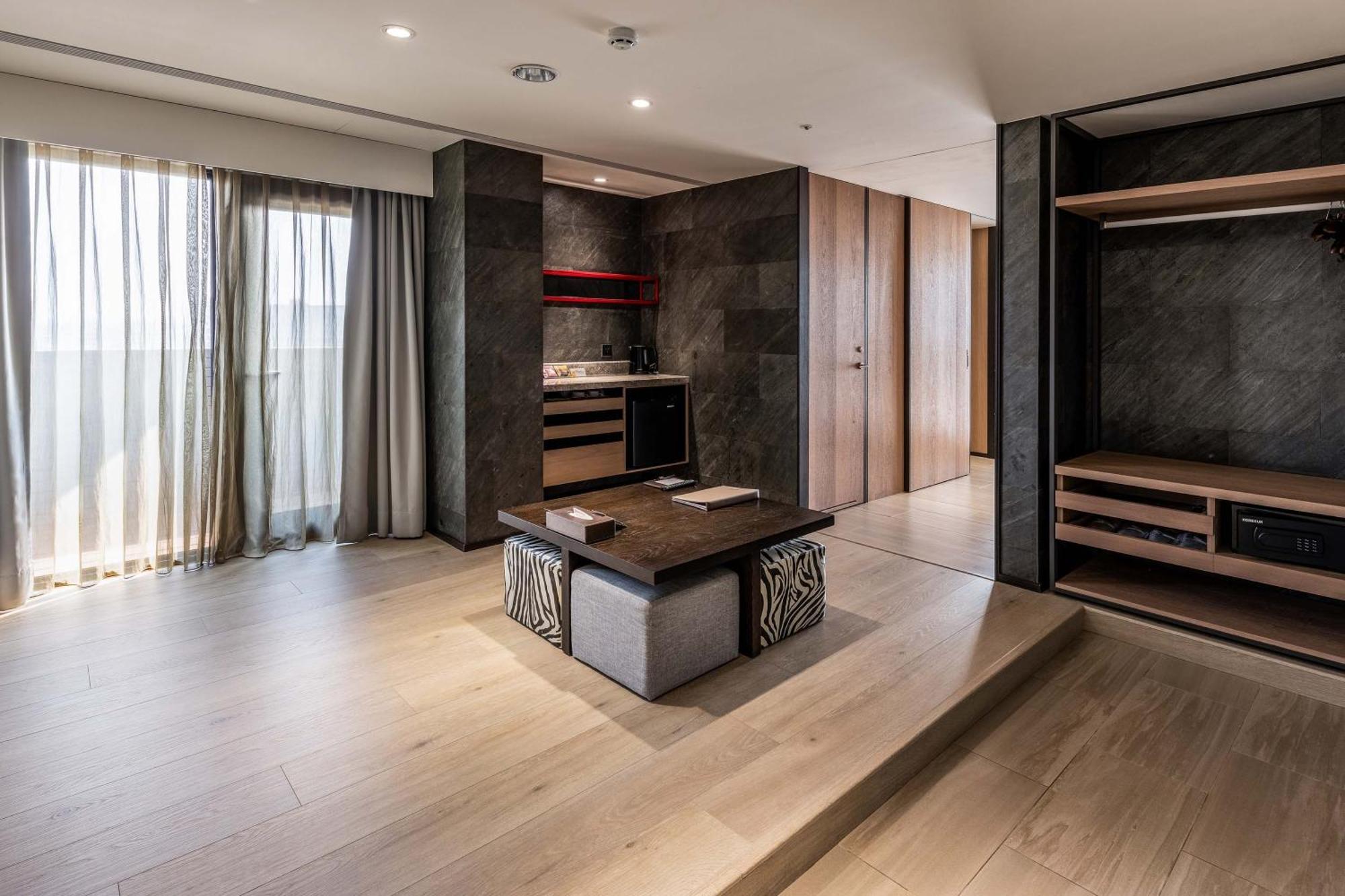 Hsin Hotel Цзяї Номер фото A suite at the hotel
